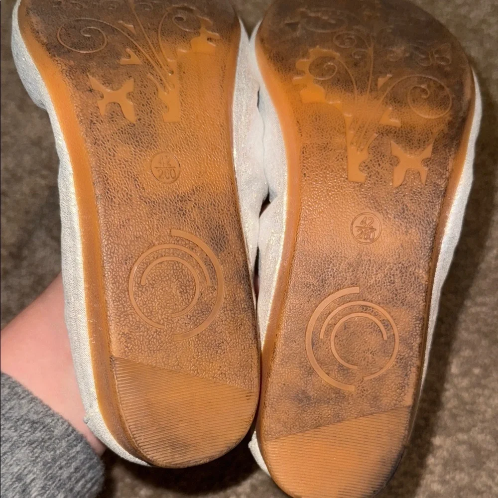 Chic Silver Foldable Flats with Floral Detail - size 42 - Picture 6 of 6
